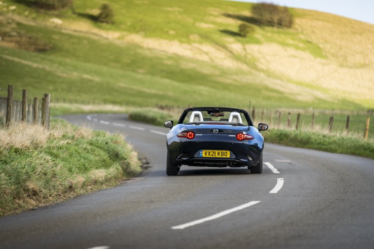 2021 Mazda MX-5 Sport Venture Edition resim galerisi (12.04.2021)