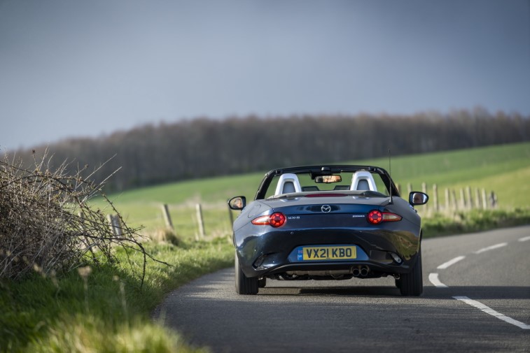 2021 Mazda MX-5 Sport Venture Edition resim galerisi (12.04.2021)