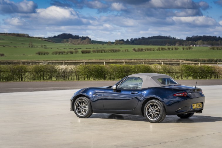2021 Mazda MX-5 Sport Venture Edition resim galerisi (12.04.2021)
