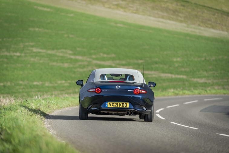 2021 Mazda MX-5 Sport Venture Edition resim galerisi (12.04.2021)