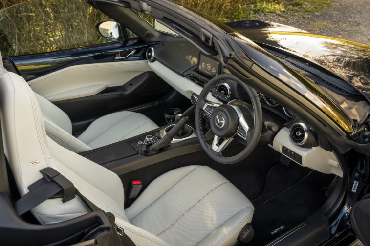 2021 Mazda MX-5 Sport Venture Edition resim galerisi (12.04.2021)