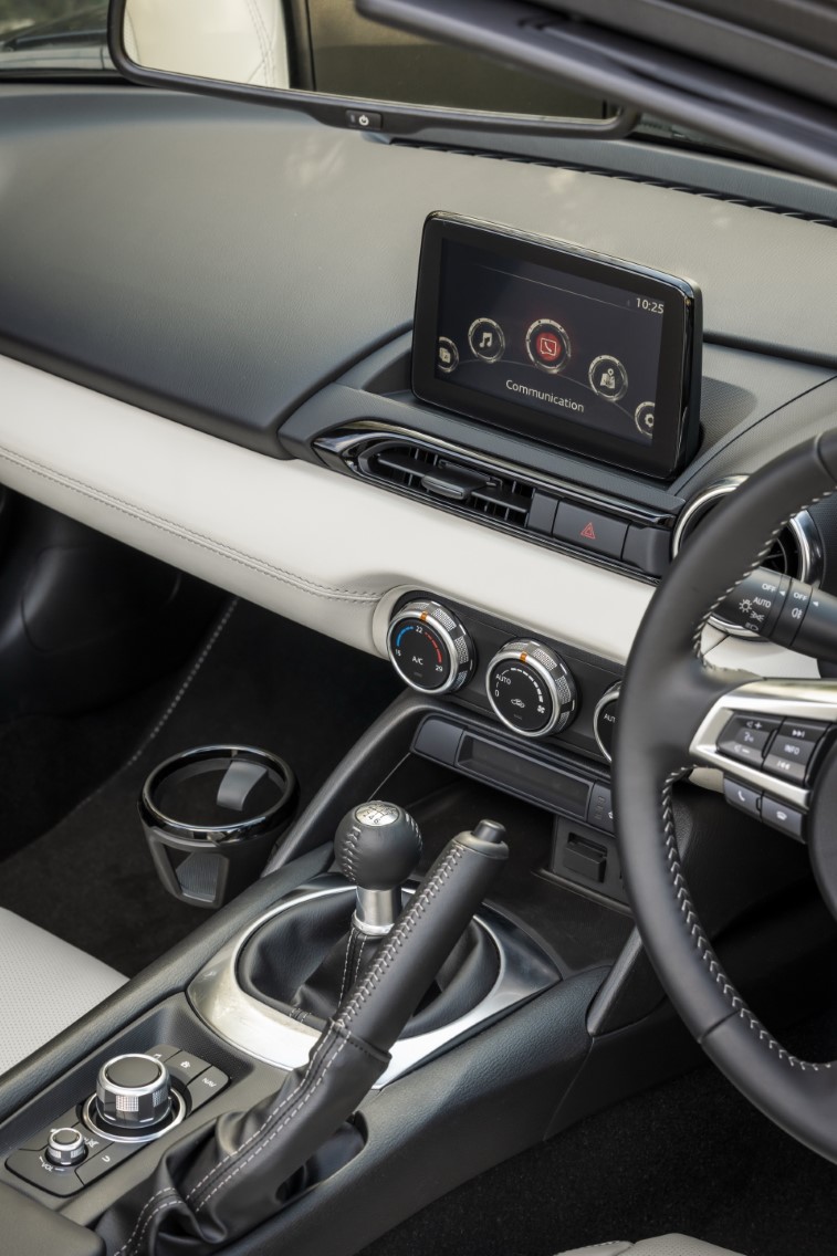 2021 Mazda MX-5 Sport Venture Edition resim galerisi (12.04.2021)