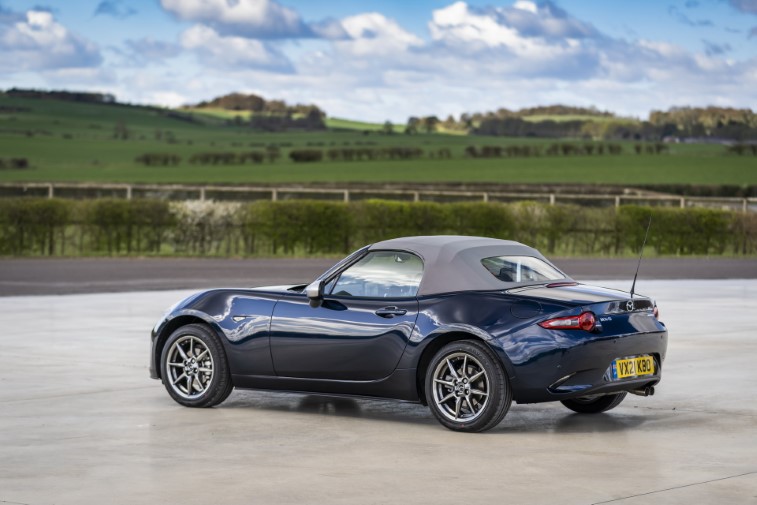 2021 Mazda MX-5 Sport Venture Edition resim galerisi (12.04.2021)