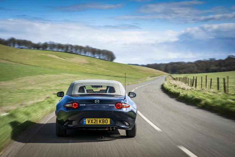2021 Mazda MX-5 Sport Venture Edition resim galerisi (12.04.2021)