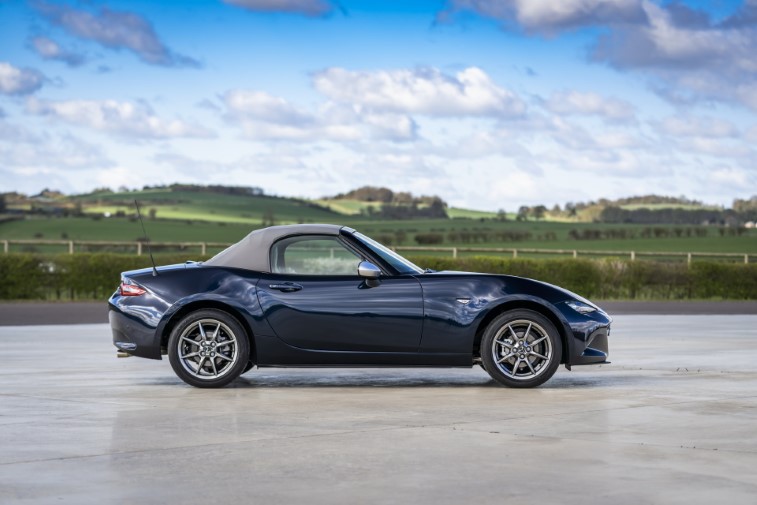 2021 Mazda MX-5 Sport Venture Edition resim galerisi (12.04.2021)