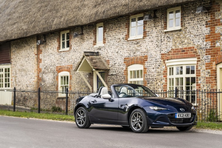 2021 Mazda MX-5 Sport Venture Edition resim galerisi (12.04.2021)