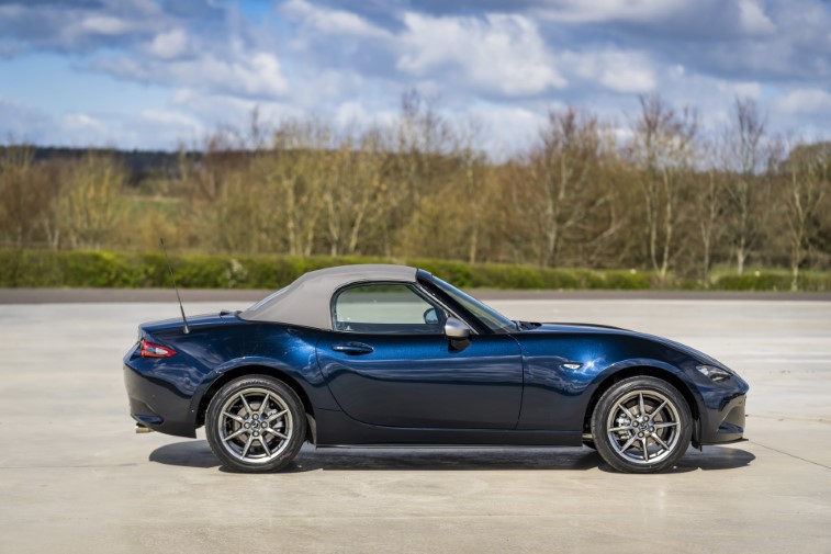2021 Mazda MX-5 Sport Venture Edition resim galerisi (12.04.2021)