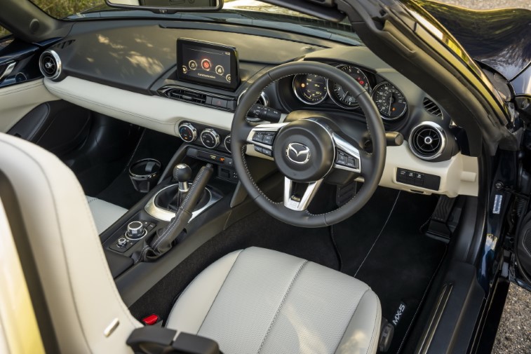 2021 Mazda MX-5 Sport Venture Edition resim galerisi (12.04.2021)