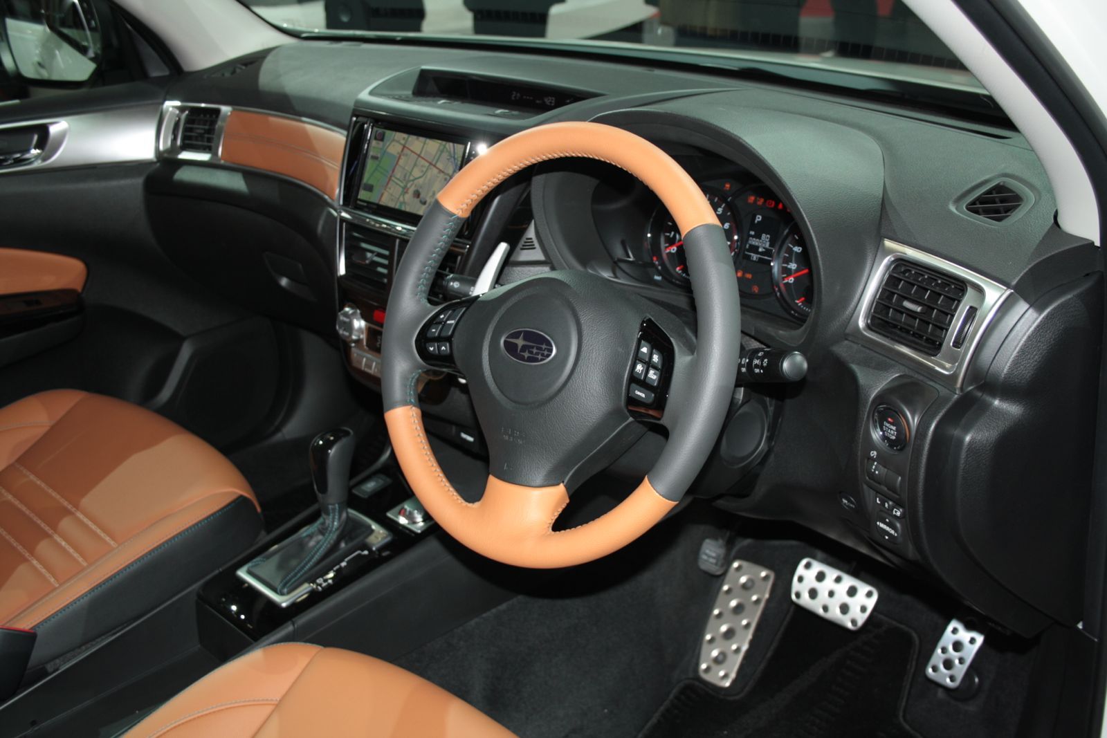 SUBARU CROSSOVER KONSEPT 7 RESM GALERS