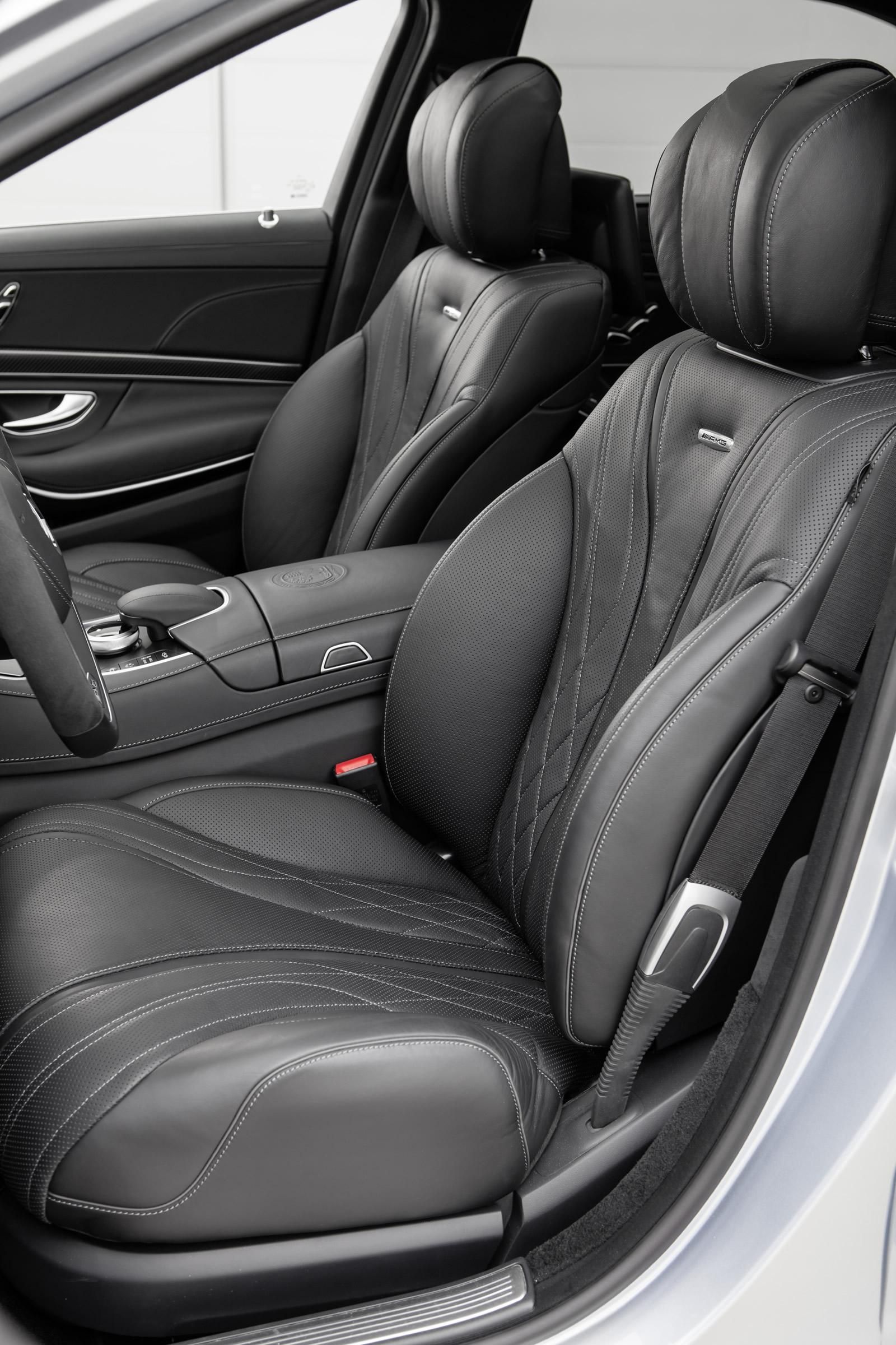 YEN MERCEDES S63 AMG RESM FOTORAF GALERS