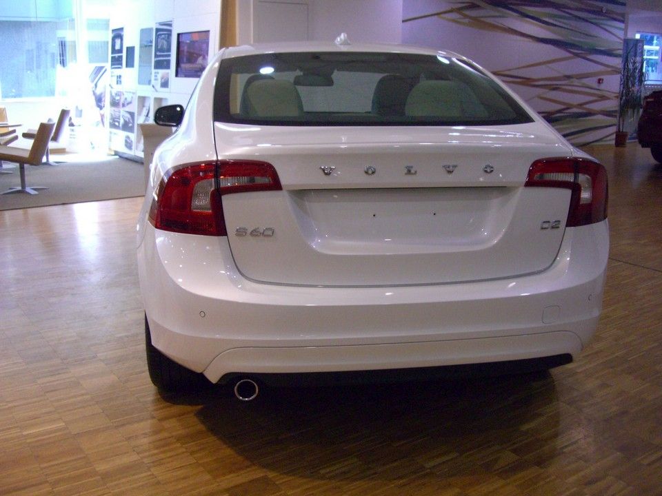 YEN MAKYAJLI 2014 VOLVO S60 SATITA RESM GALERS