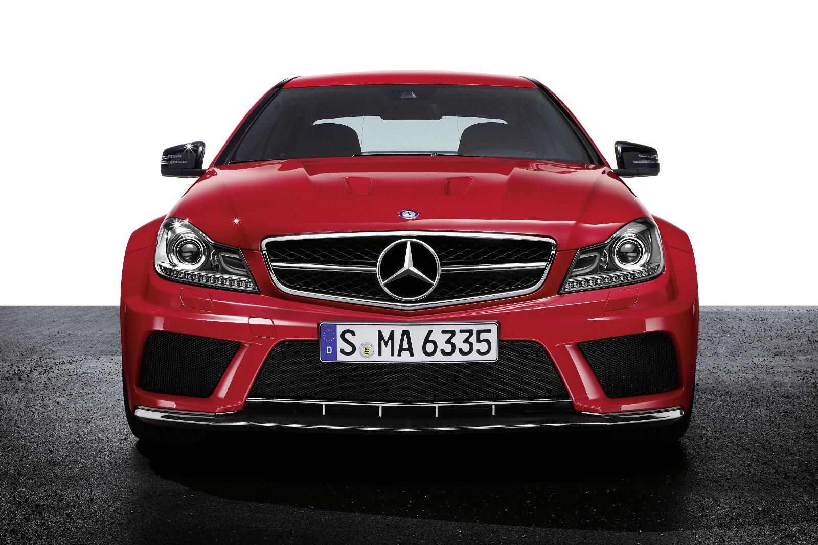 MERCEDES C63 AMG BLACK GALER