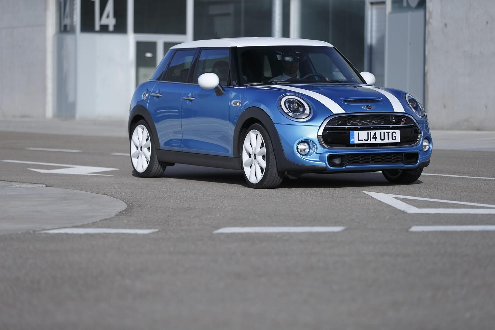 YEN BE KAPILI MN COOPER S DETAYLI RESM GALERS