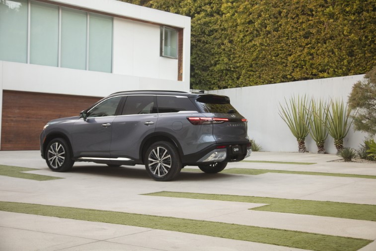 2022 Infiniti QX60 resim galerisi (25.06.2021)