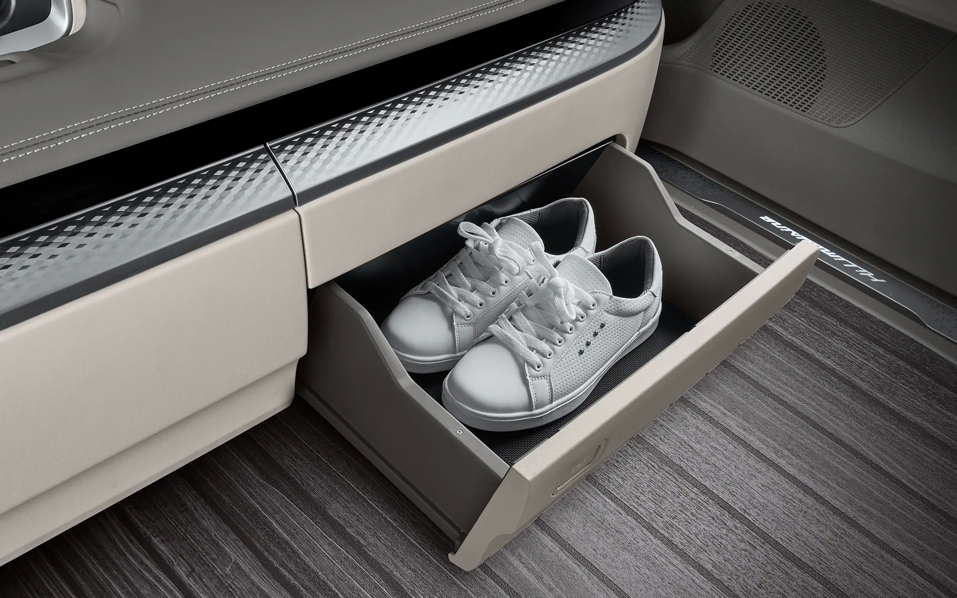 2022 Kia Carnival Hi Limousine resim galerisi (14.07.2021)