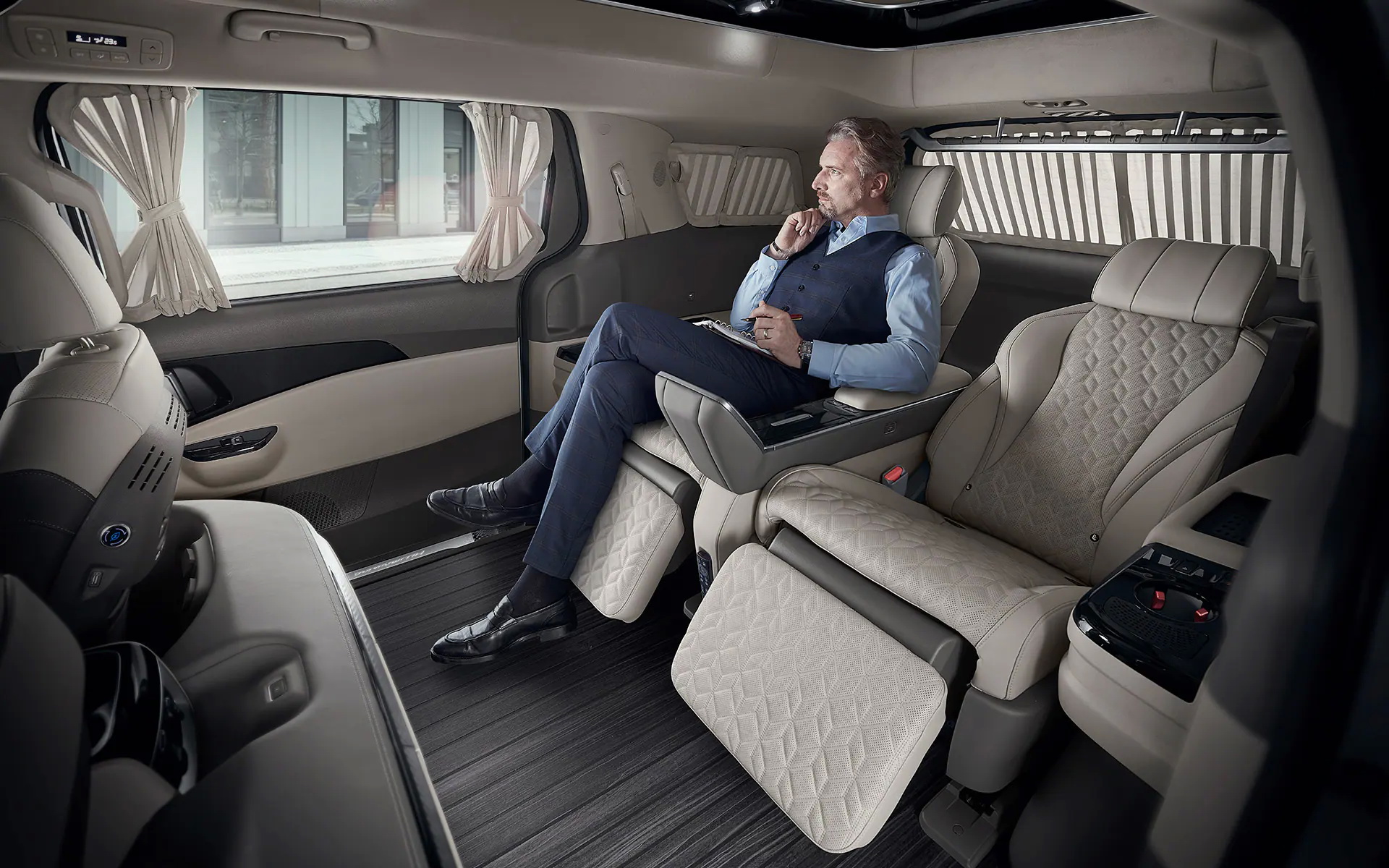2022 Kia Carnival Hi Limousine resim galerisi (14.07.2021)