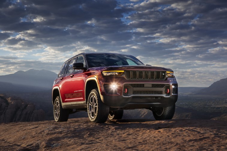 2022 Jeep Grand Cherokee 5 Koltuklu SWB resim galerisi (30.09.2021)