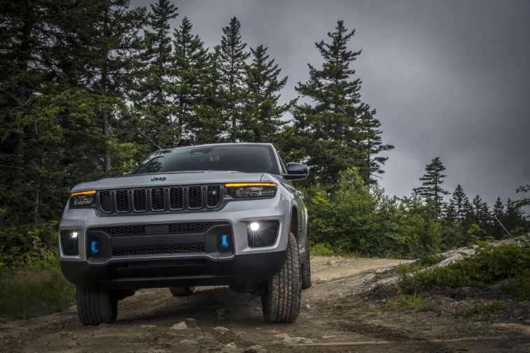 2022 Jeep Grand Cherokee 5 Koltuklu SWB resim galerisi (30.09.2021)