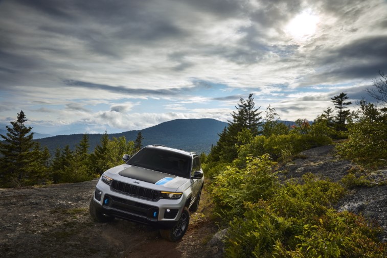2022 Jeep Grand Cherokee 5 Koltuklu SWB resim galerisi (30.09.2021)
