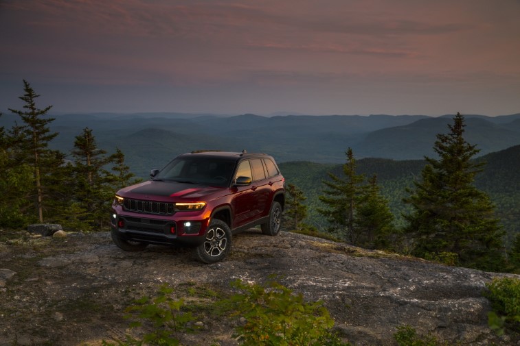 2022 Jeep Grand Cherokee 5 Koltuklu SWB resim galerisi (30.09.2021)
