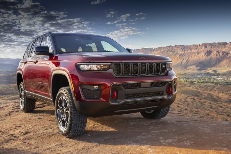 2022 Jeep Grand Cherokee 5 Koltuklu SWB resim galerisi (30.09.2021)