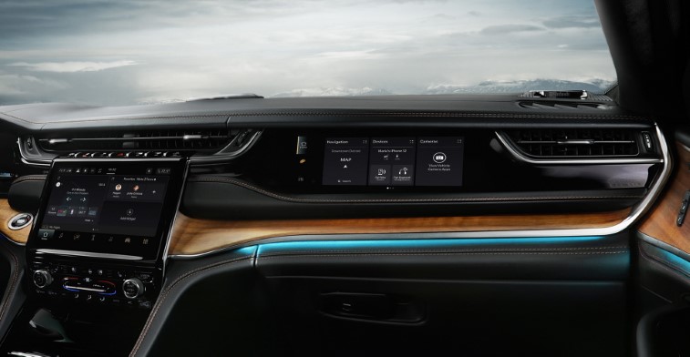 2022 Jeep Grand Cherokee 5 Koltuklu SWB resim galerisi (30.09.2021)