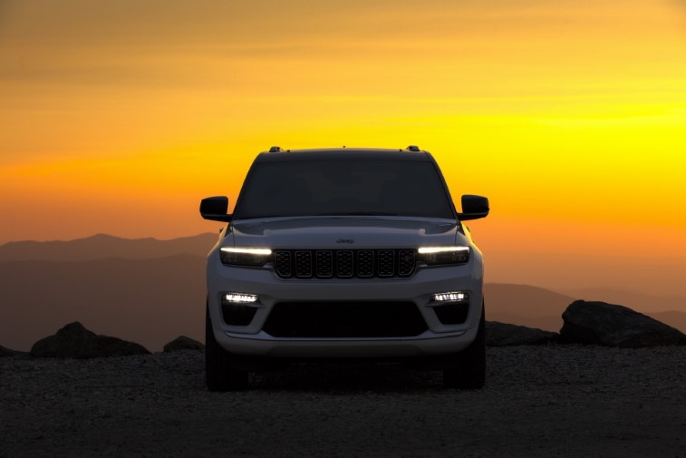 2022 Jeep Grand Cherokee 5 Koltuklu SWB resim galerisi (30.09.2021)