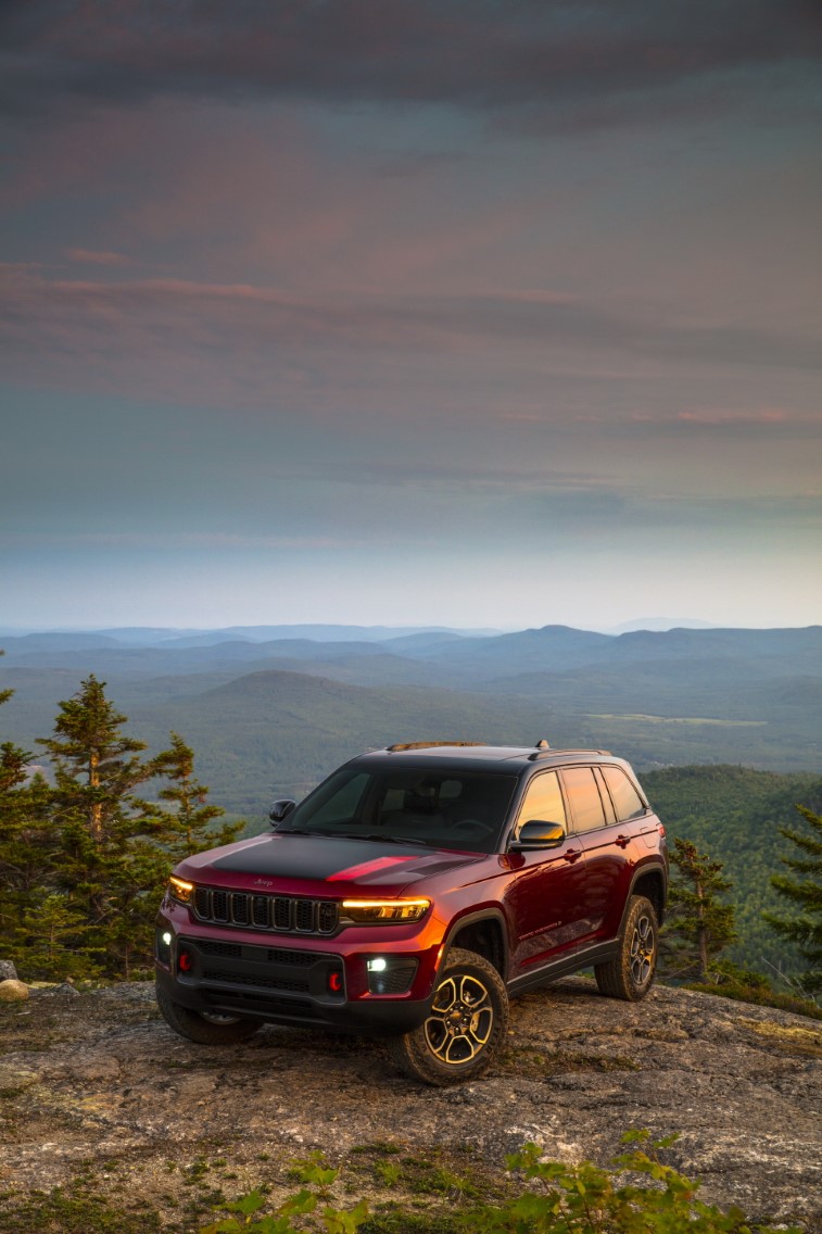 2022 Jeep Grand Cherokee 5 Koltuklu SWB resim galerisi (30.09.2021)