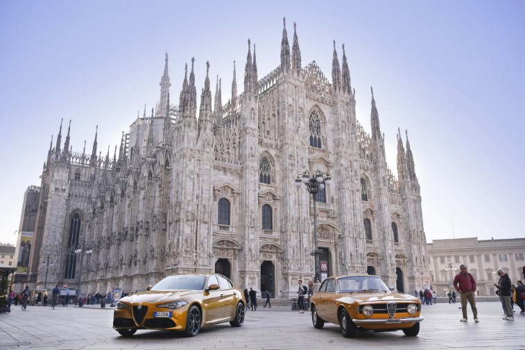 Alfa Romeo Giulia ve Stelvio in Yeni GT Junior zel Srmleri resim galerisi (14.10.2021)