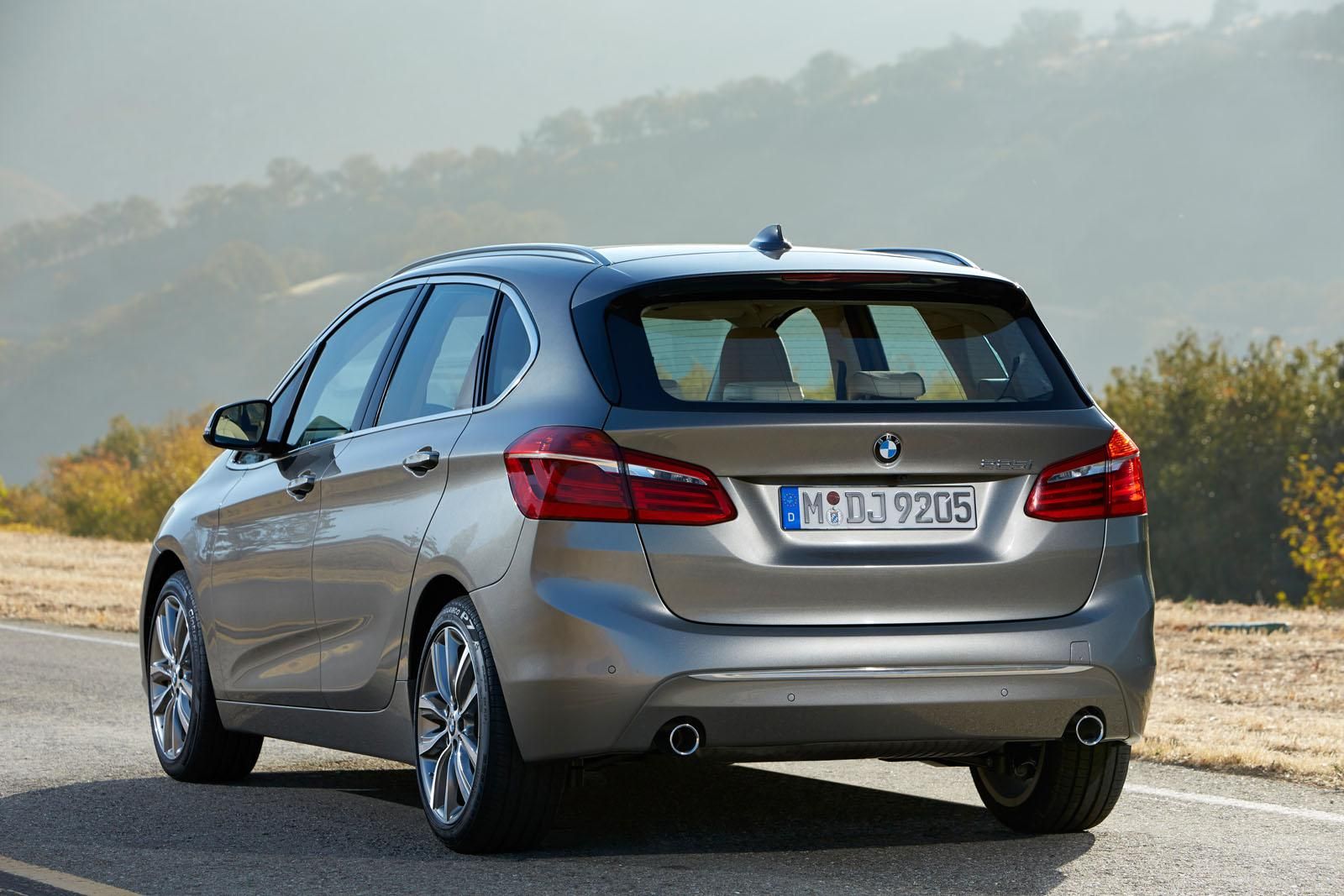 YEN BMW 2 SERS ACTVE TOURER DI TASARIM RESM GALERS