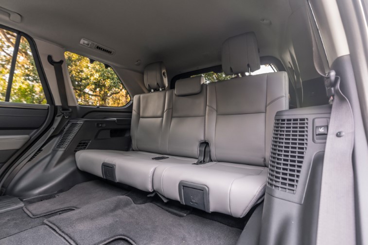 2023 Toyota Sequoia resim galerisi (26.01.2022)