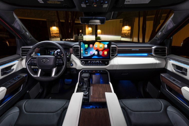 2023 Toyota Sequoia resim galerisi (26.01.2022)