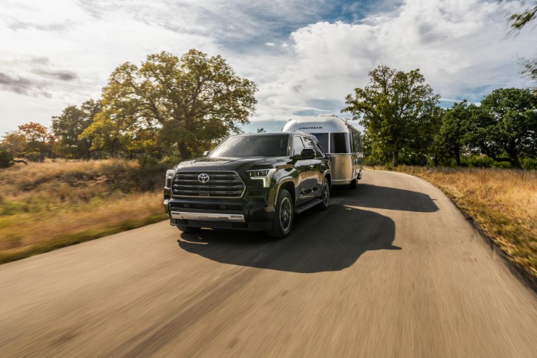 2023 Toyota Sequoia resim galerisi (26.01.2022)