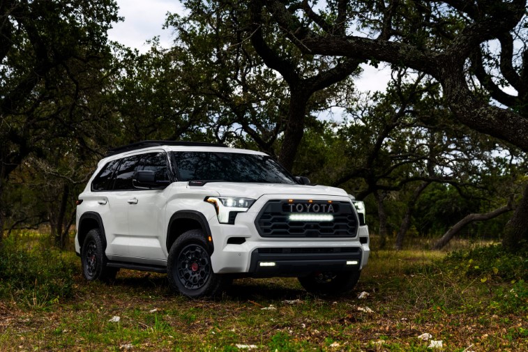 2023 Toyota Sequoia resim galerisi (26.01.2022)