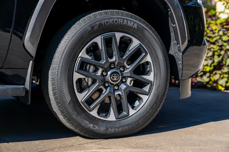 2023 Toyota Sequoia resim galerisi (26.01.2022)