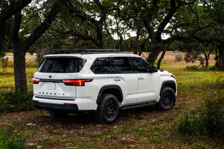2023 Toyota Sequoia resim galerisi (26.01.2022)