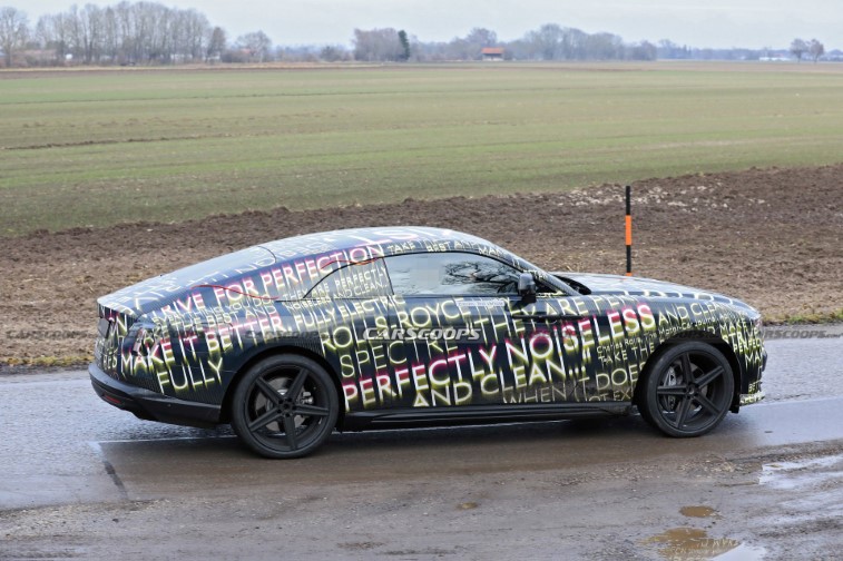 2024 Rolls-Royce Spectre resim galerisi (03.02.2022)