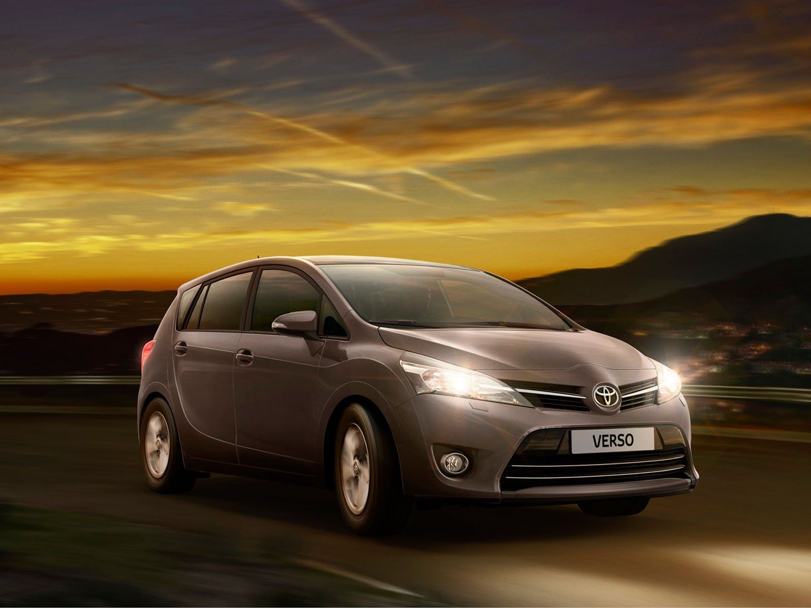 TOYOTA VERSO 1.6 D-4D TRKYE'DE SATITA RESM GALERS