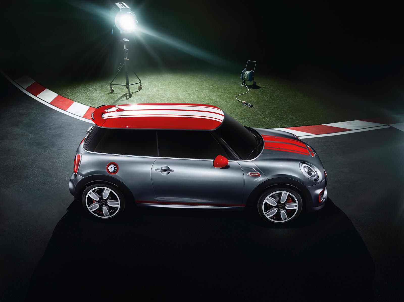 YEN 2014 MN JOHN COOPER WORKS KONSEPT RESM GALERS