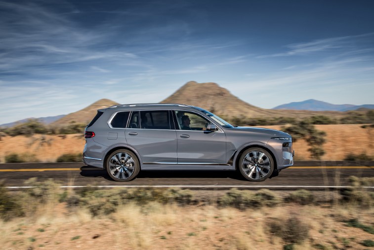 2023 BMW X7 resim galerisi (14.04.2022)