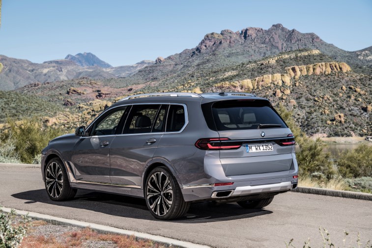 2023 BMW X7 resim galerisi (14.04.2022)