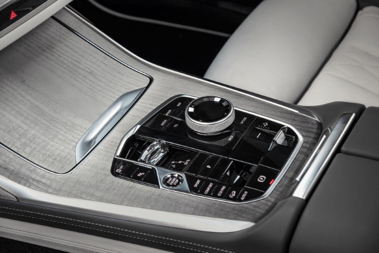 2023 BMW X7 resim galerisi (14.04.2022)