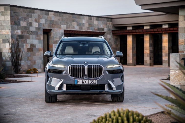 2023 BMW X7 resim galerisi (14.04.2022)