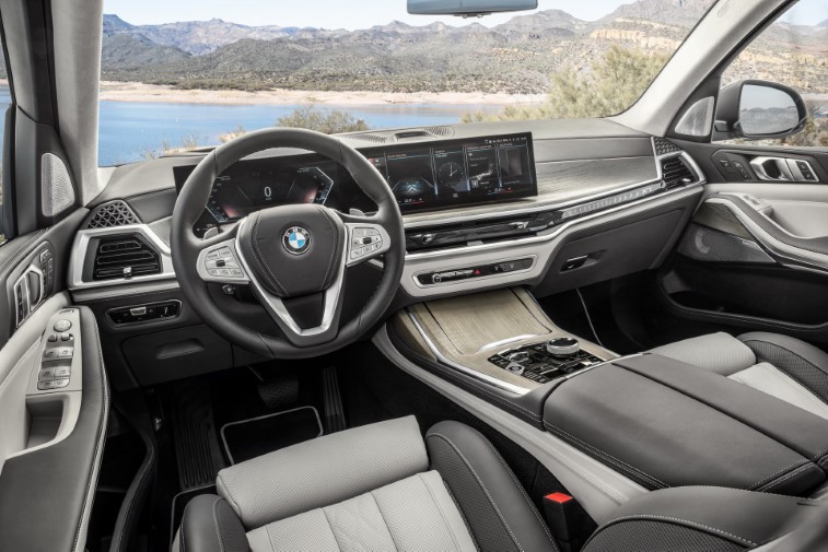 2023 BMW X7 resim galerisi (14.04.2022)