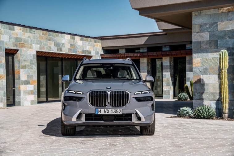 2023 BMW X7 resim galerisi (14.04.2022)