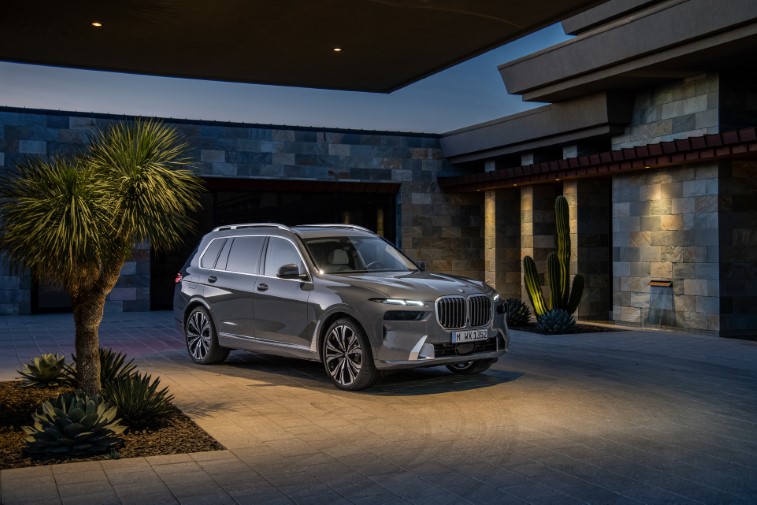 2023 BMW X7 resim galerisi (14.04.2022)