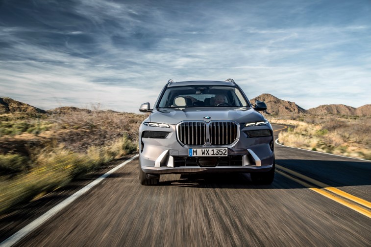 2023 BMW X7 resim galerisi (14.04.2022)