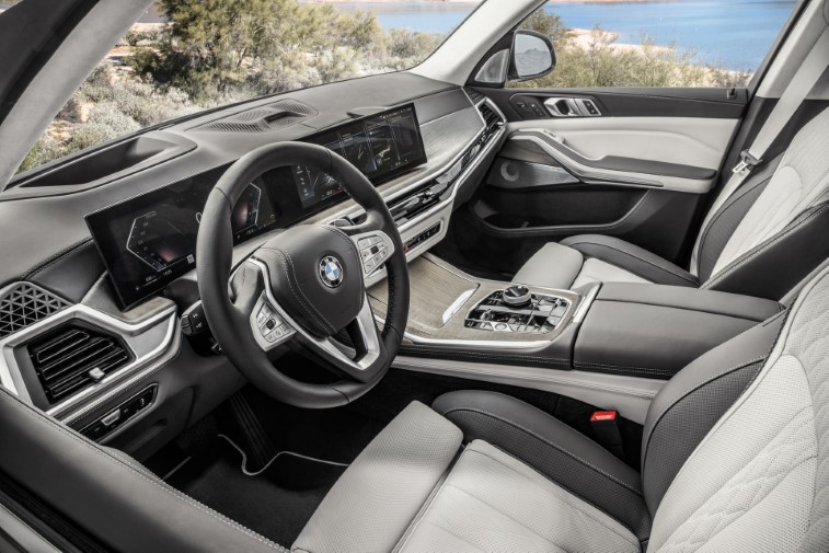2023 BMW X7 resim galerisi (14.04.2022)