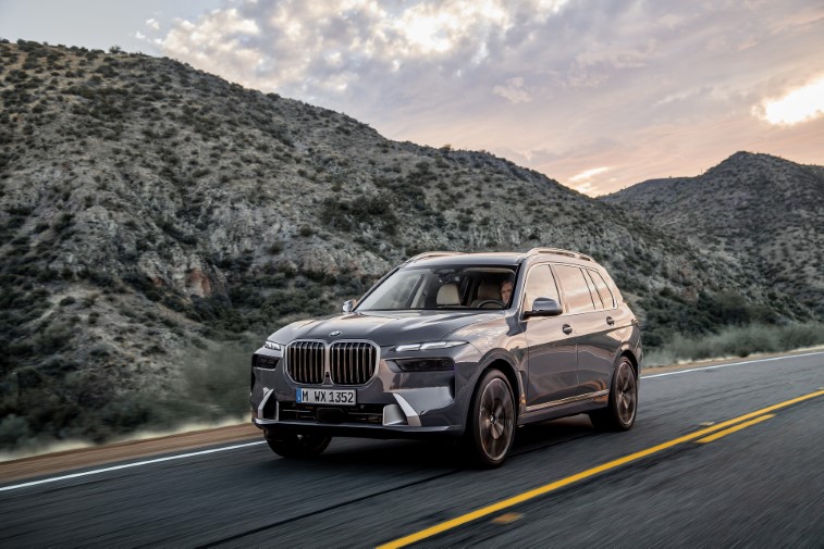 2023 BMW X7 resim galerisi (14.04.2022)