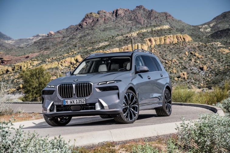 2023 BMW X7 resim galerisi (14.04.2022)
